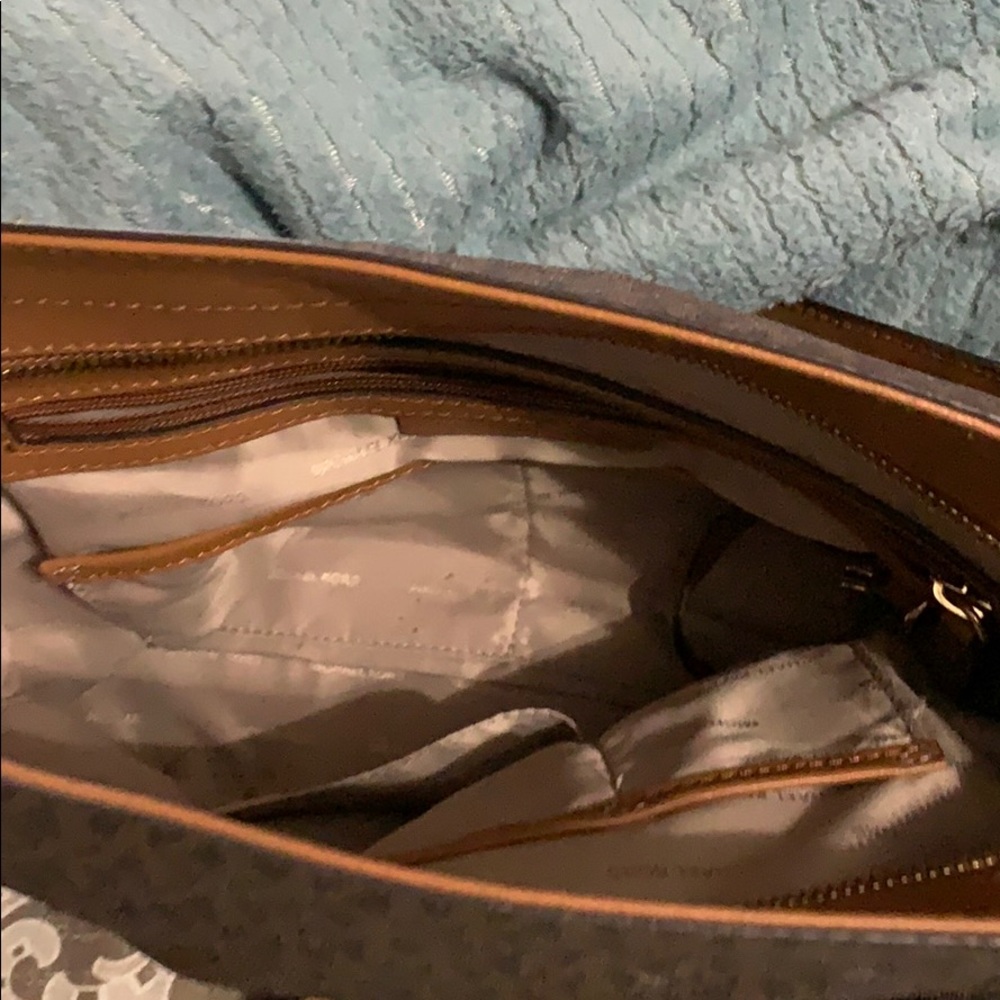 Handbag - Picture 2 of 2